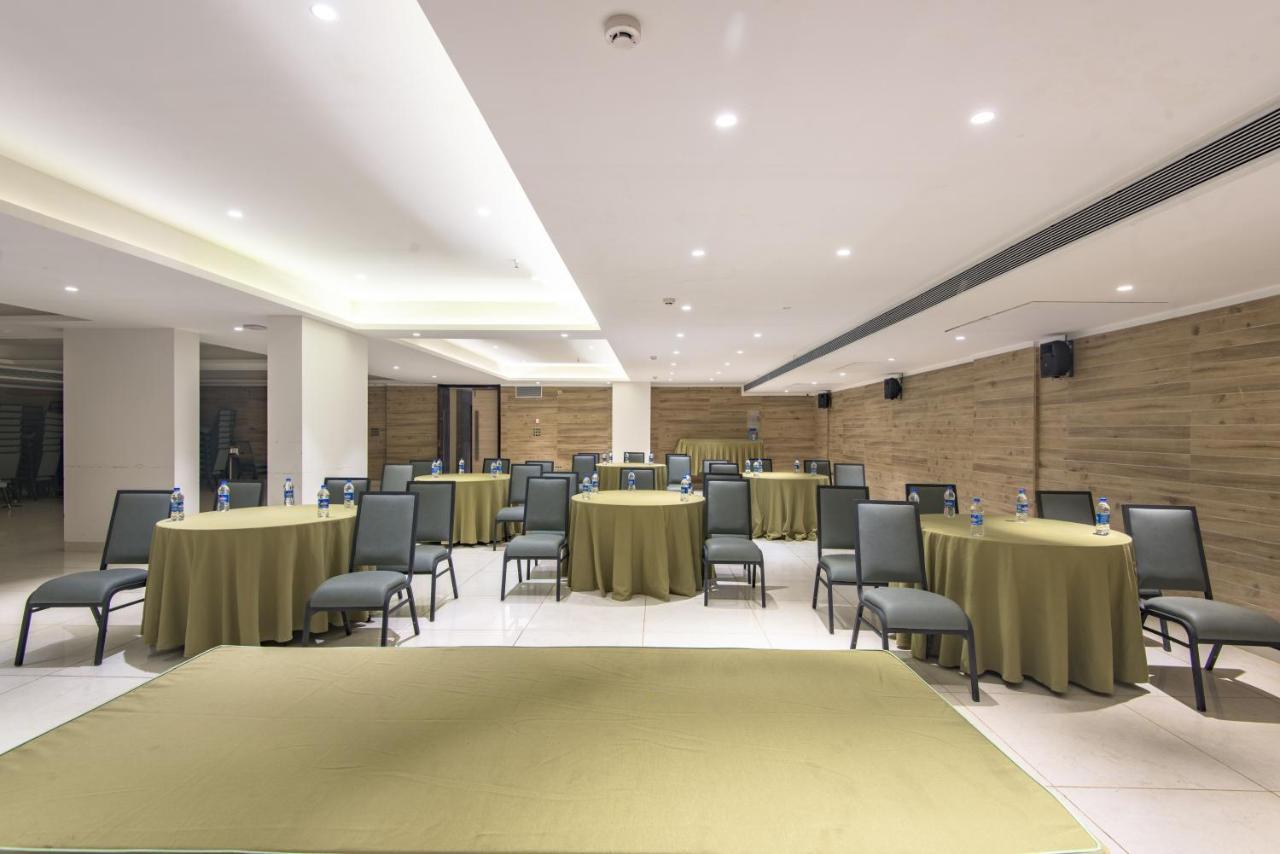 The Fern Residency Calangute-Baga, Goa Hotel Exterior photo